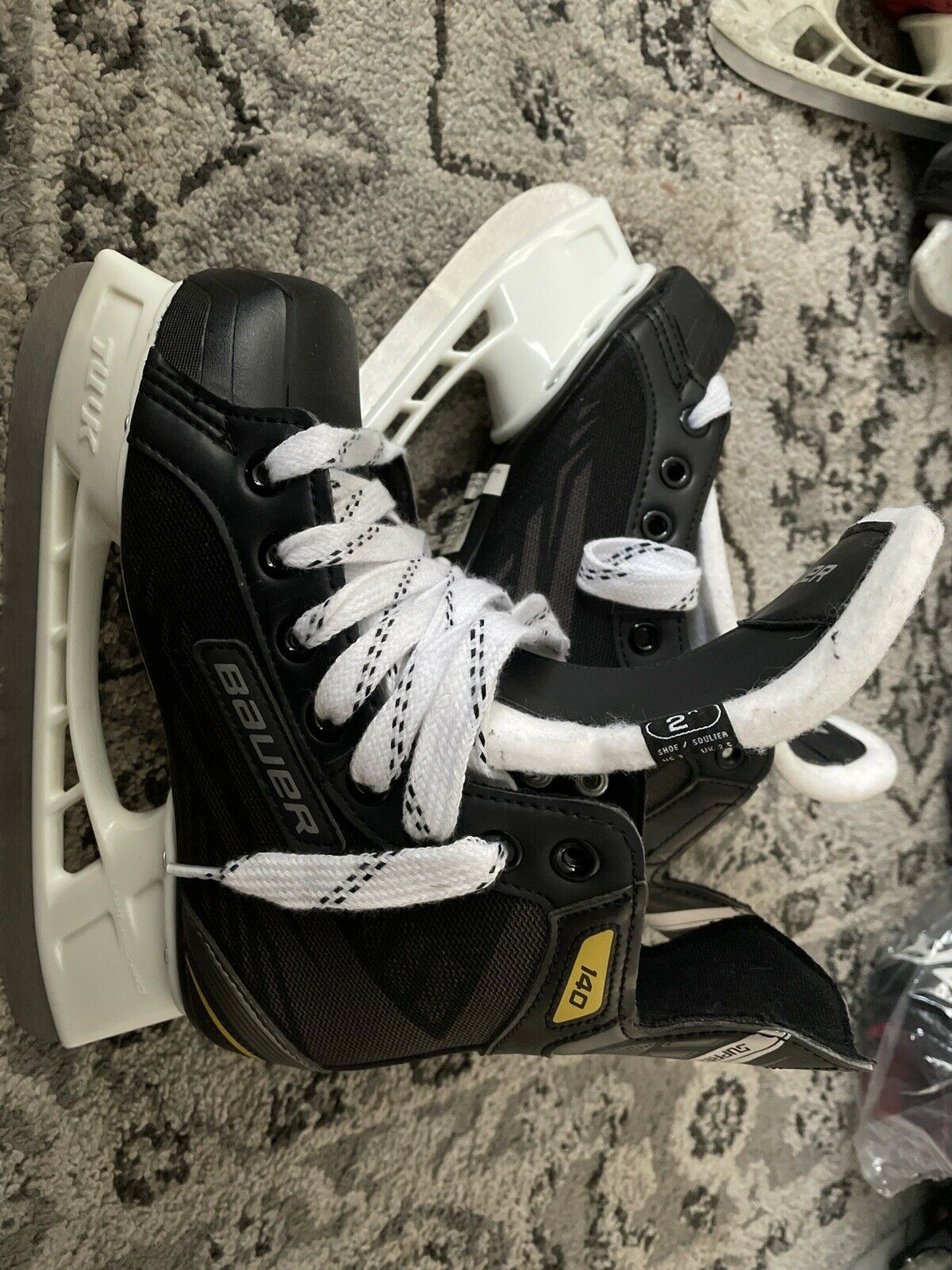New Bauer Ice Hockey Skates Supreme S140 Size 2